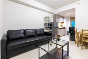TV - 2BR by MOA Fully Furnished Sleeps 5 (Pasay City)