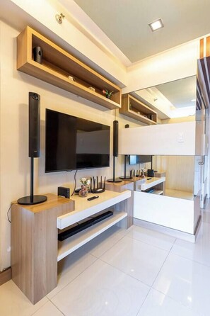 Interior - Spacious 2BR MOA Fully Furnished (Pasay)