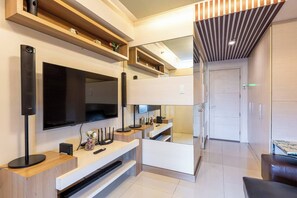 Interior - Spacious 2BR MOA Fully Furnished (Pasay)