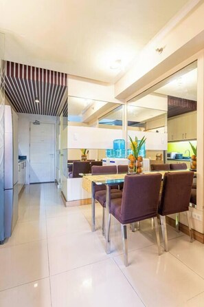 Dining - Spacious 2BR MOA Fully Furnished (Pasay)