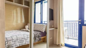 In-room safe, desk, iron/ironing board, WiFi