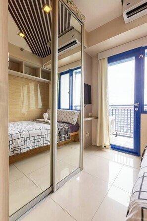 Room - Spacious 2BR MOA Fully Furnished (Pasay)
