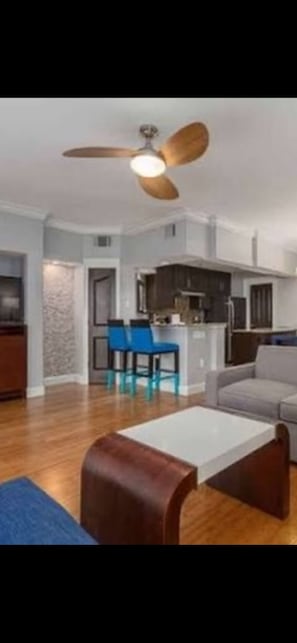 Living area - JULY 4 WEEK! 2BR/2BA Villa - The Fountains. 75k sq ft Wakoola Springs Water Park (Orlando)