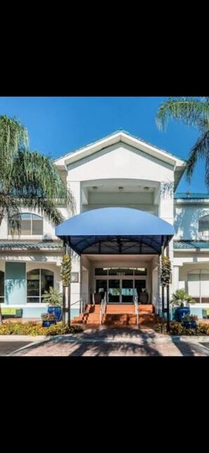 Exterior - JULY 4 WEEK! 2BR/2BA Villa - The Fountains. 75k sq ft Wakoola Springs Water Park (Orlando)