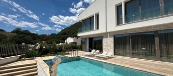 Cozy 3-Bedroom Villa in marvelous Hercegnovi with private pool