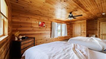 2 bedrooms, iron/ironing board, Internet, bed sheets