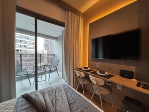 Deluxe Studio | Laptop workspace, iron/ironing board, free WiFi - Prime Stay - Pompéia - São Paulo - BR (São Paulo)