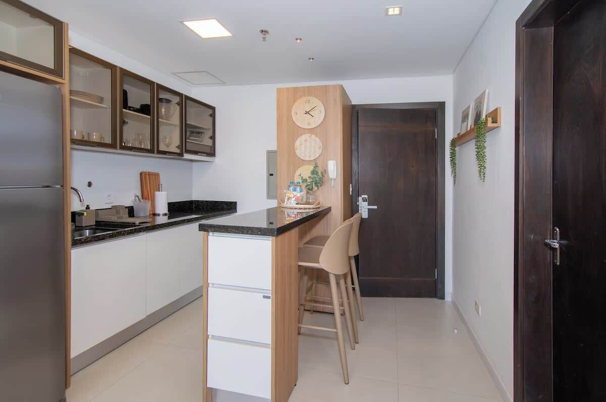 Studio, balkon, pemandangan kota | Dapur pribadi
