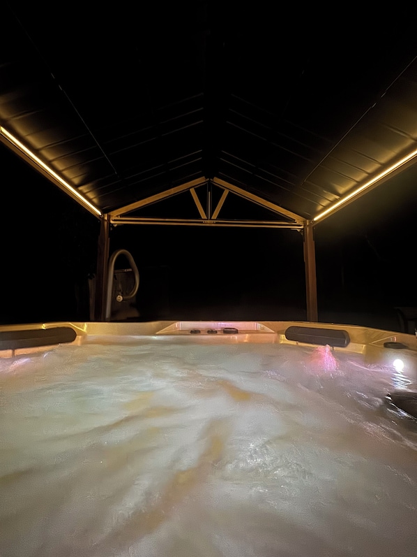 Baignoire à remous extérieure
