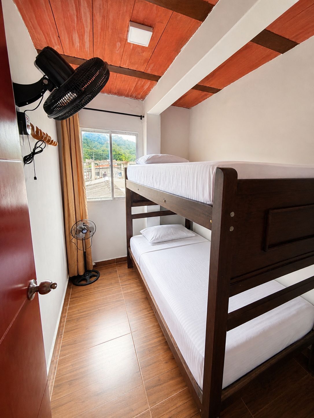 Habitación doble económica | Wifi gratis 