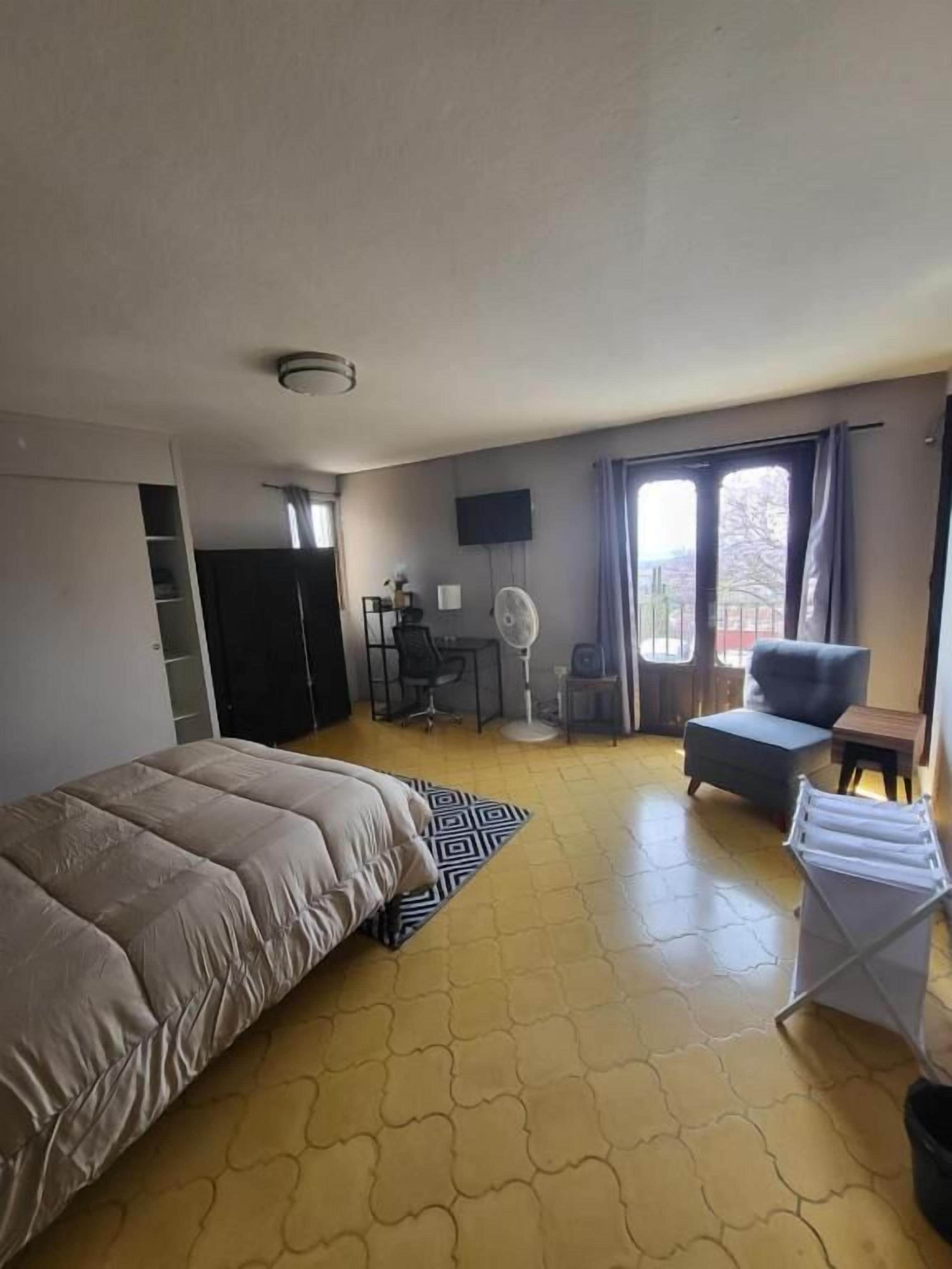 Familienapartment, Balkon, Stadtblick | Kostenloses WLAN