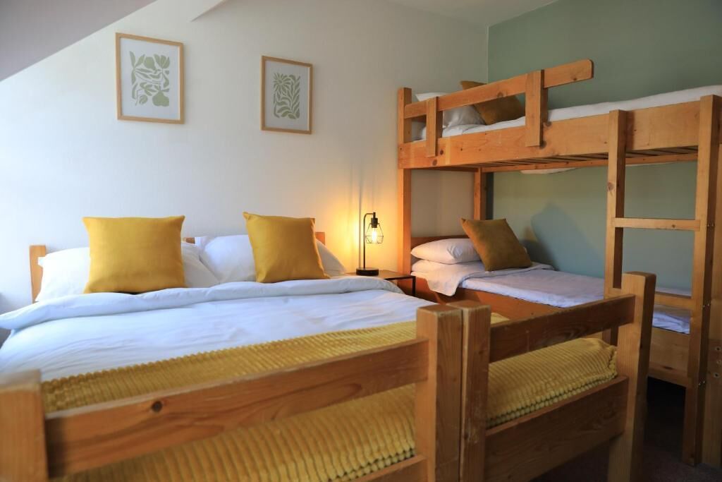 Family Triple Room | Desk, laptop workspace, free WiFi