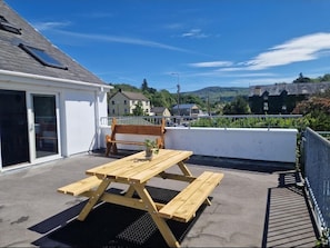 Terrace/patio - Glengarriff Hostel (Glengarriff)