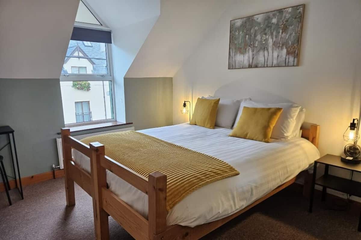 Double or Twin Room | Desk, laptop workspace, free WiFi