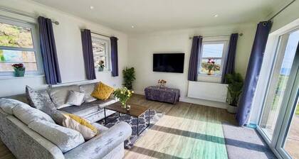 Enchanting 2-bedroom apartment in Greeba perfect for relaxing stays