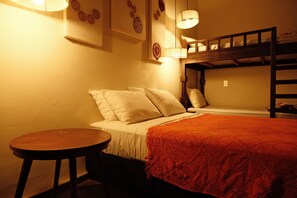 Familiekamer, 1 twee- of 2 eenpersoonsbedden, uitzicht op tuin