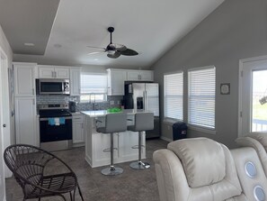 Private kitchen -     Flip Flop – Relax, Unwind & Make Beach Memories 2-bedroom (surfside)