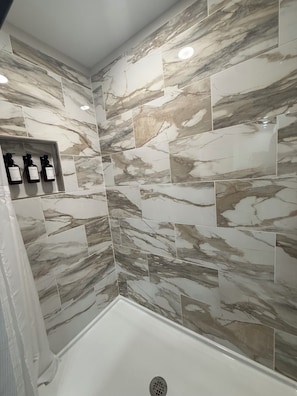 Bathroom - Hollerwood Duo :Two Homes, One Epic Stay (Stanton)