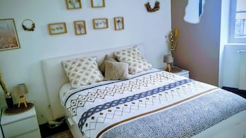 2 bedrooms, desk, iron/ironing board, free WiFi
