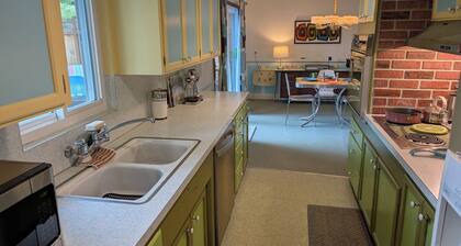 NEW! 1957 MODEL HOME! Pet and vinyl friendly!