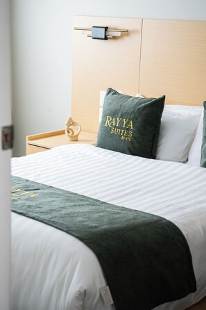Desk, laptop workspace, blackout curtains, iron/ironing board - Rayya Suites By Ktc (Invercargill)