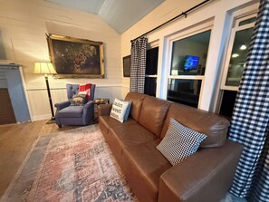 Smart TV - Cozy Cottage near Lake Fork! (Yantis)