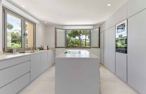 Coffee/tea maker, fridge, microwave, oven - Brand new luxury villa in Marbella Las Chapas (MARBELLA)