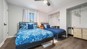 2 bedrooms, iron/ironing board, WiFi, bed sheets