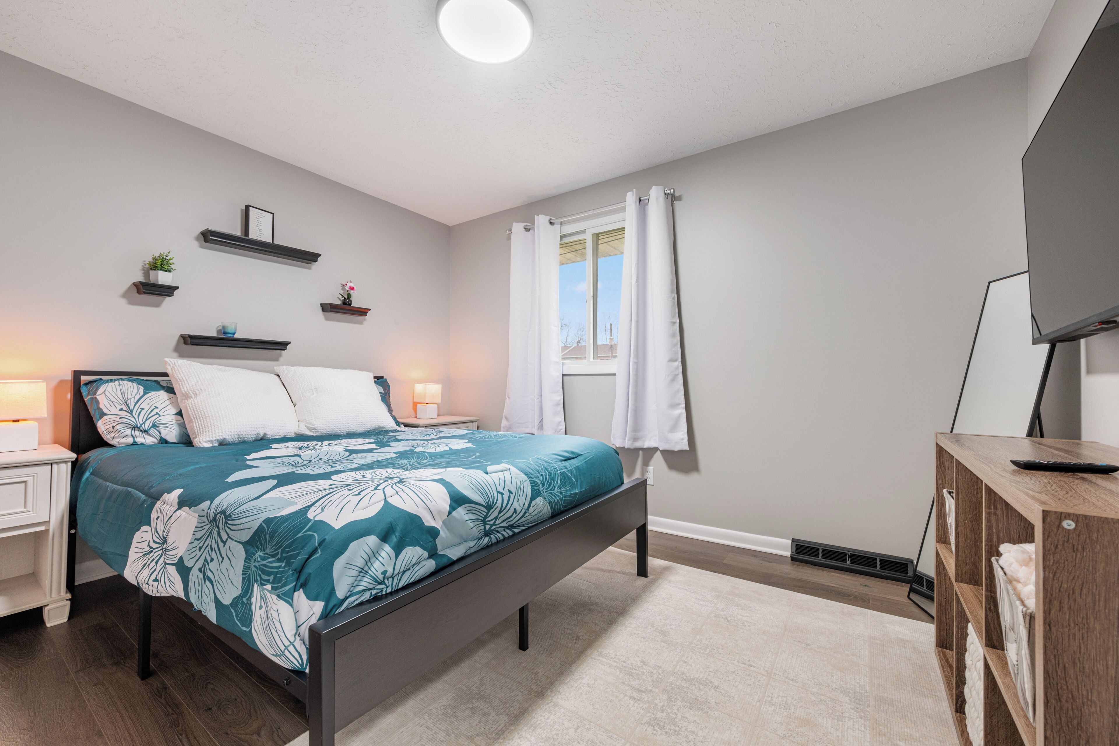 2 quartos, ferros/tábuas de passar roupa, Wi-Fi, roupa de cama
