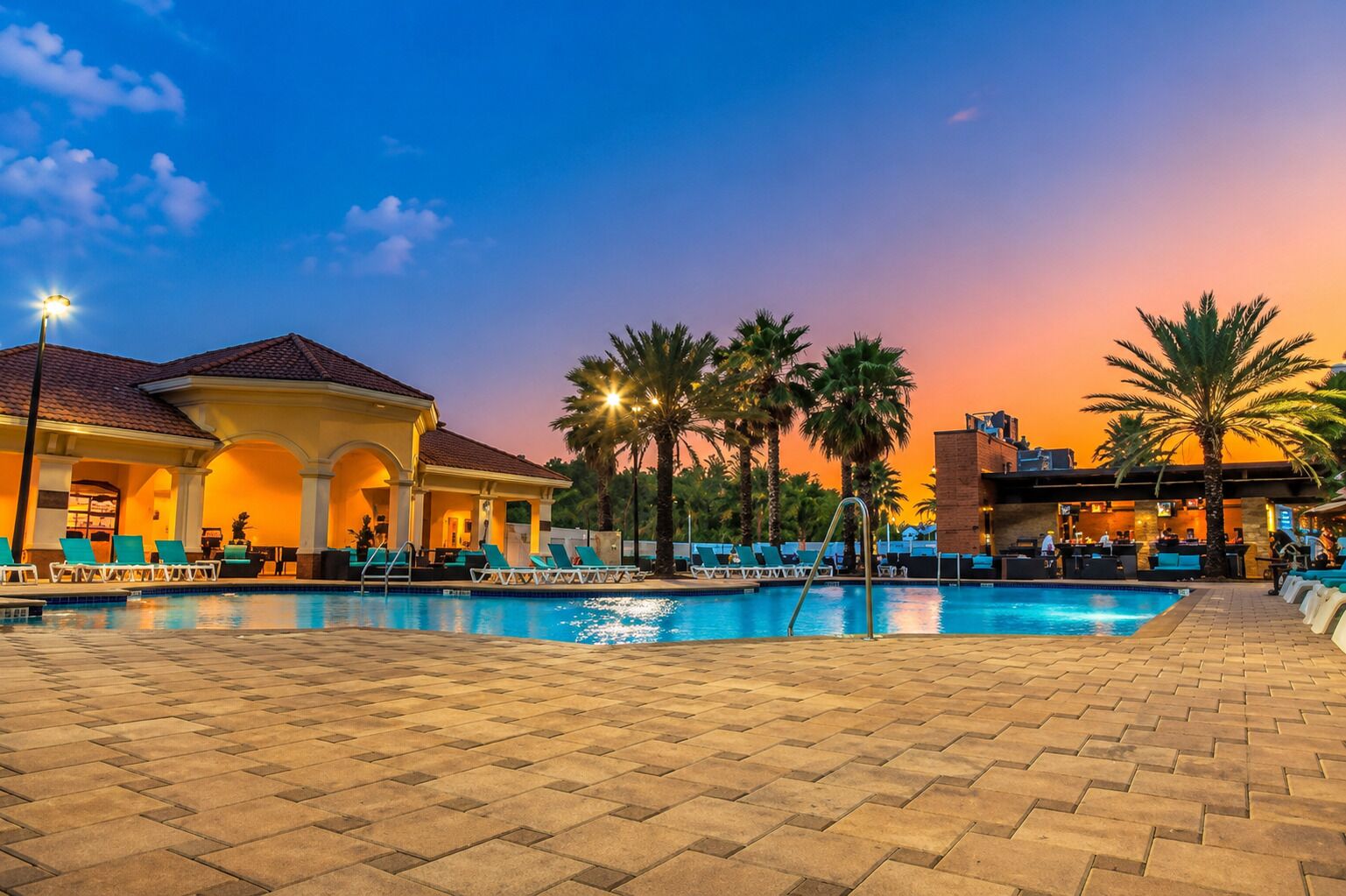 Ulkouima-allas, lämmitetty uima-allas