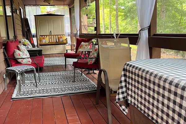 Screened in porch