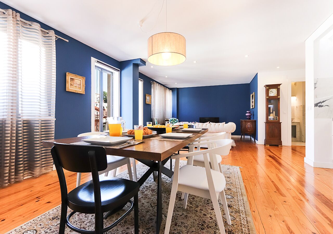 Superior Apartment, Balcony, City View | Dining