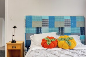 4 bedrooms, WiFi, bed sheets