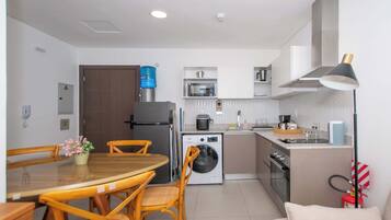 Apartemen, balkon, pemandangan kota | Dapur pribadi