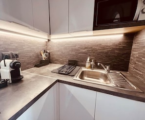 Private kitchen - Cozy Air-Conditioned Apartment – Simiane-Collongue (13) (Simiane-Collongue)