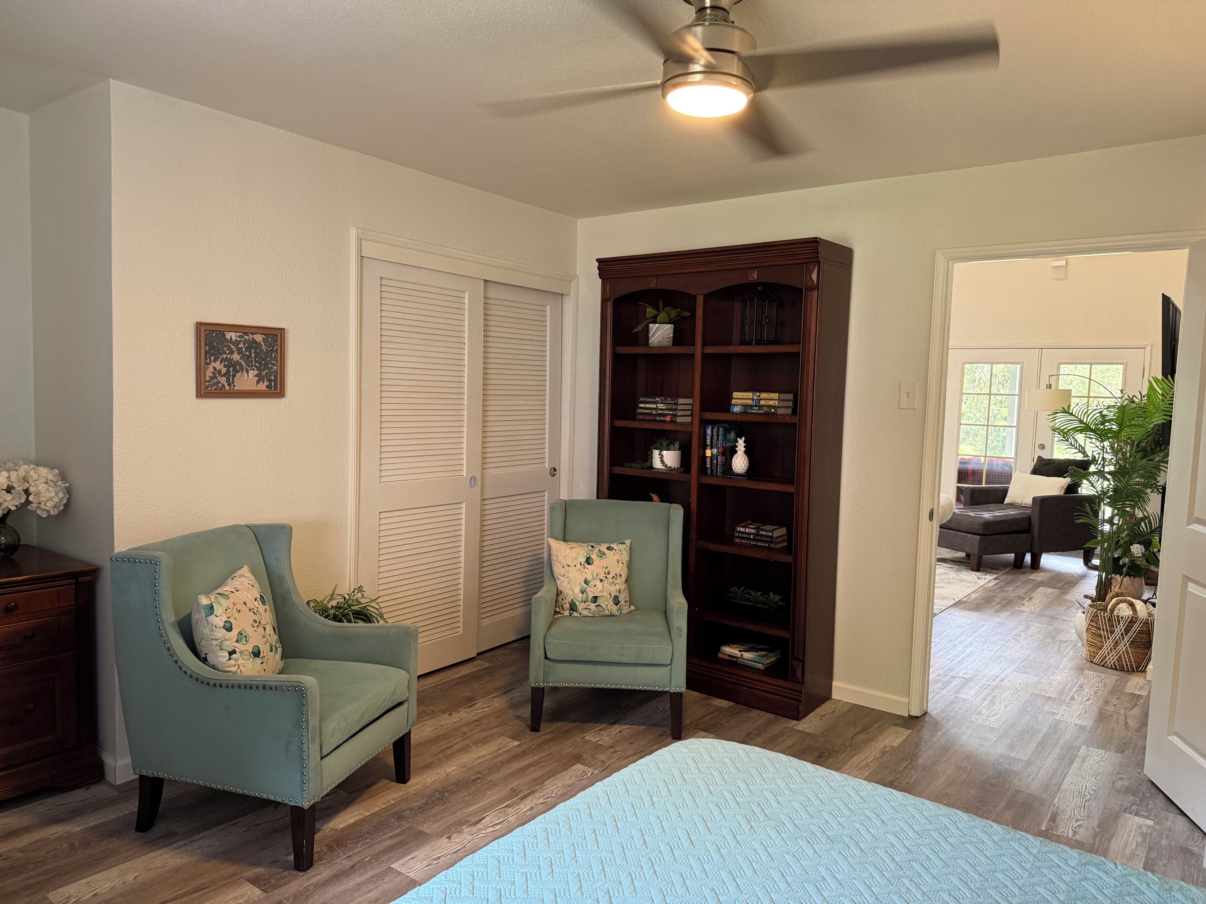 2 bedrooms, desk, travel crib, free WiFi