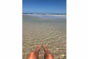On the beach - Beautiful 2-bedroom oceanfront condo sleeps up to 7 in St. Augustine Beach (St. Augustine)