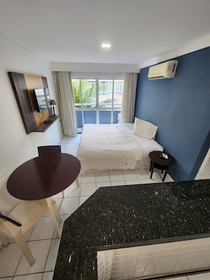 1 bedroom, WiFi, bed sheets - Beachfront Flat in Ponta Negra | Pool (Natal)