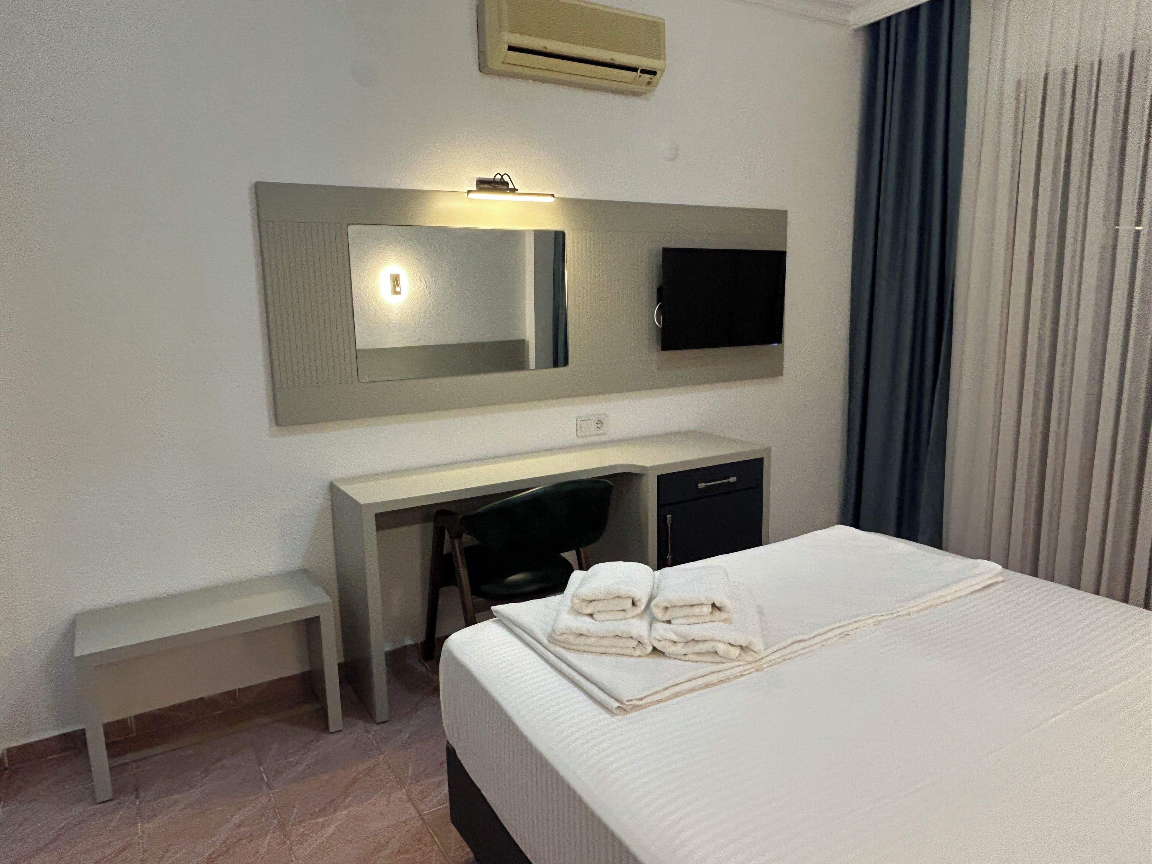 Twin Room, Balcony, Garden View | Premium bedding, laptop workspace, WiFi (free), bed sheets