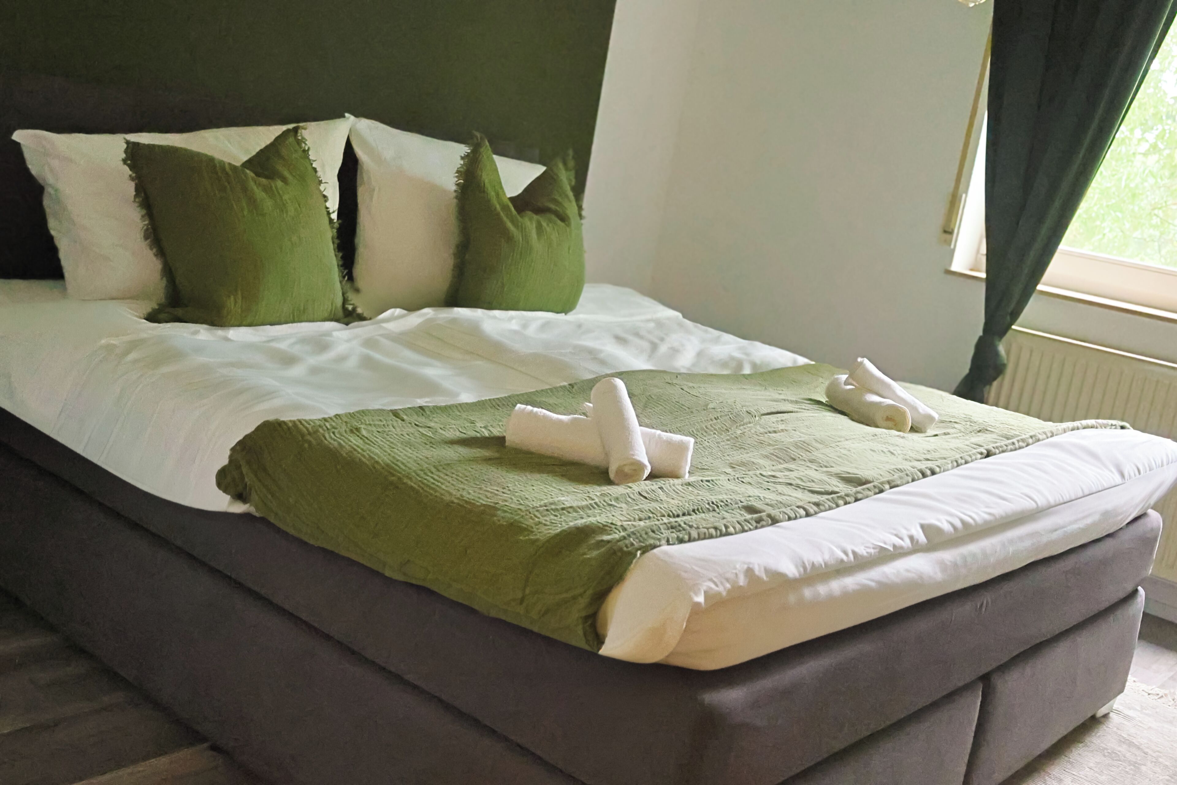 2 bedrooms, WiFi, bed sheets