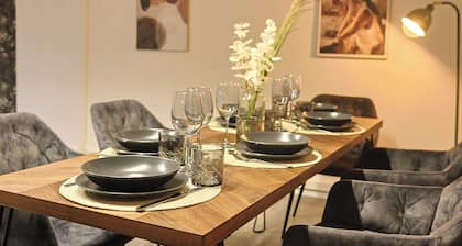 Pearl Apartment | ZwichenZeit. | 2 bedrooms | free parking