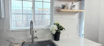 Fantastic 2-bedroom duplex with AC in charming Stockton