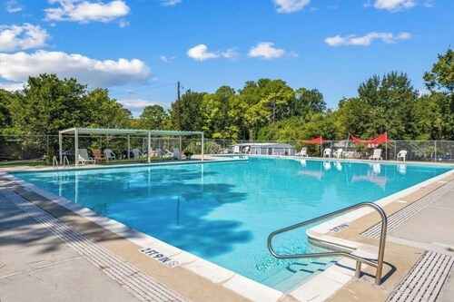 Lake Conroe Retreat: Peace & Fun