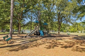 Children’s area - Lake Conroe Retreat: Peace & Fun (Willis)