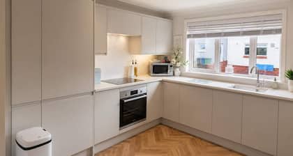 Family & Contractor Stay - Parking - Nr Edinburgh