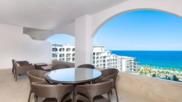 Luxury Suite, Ocean View | Outdoor dining