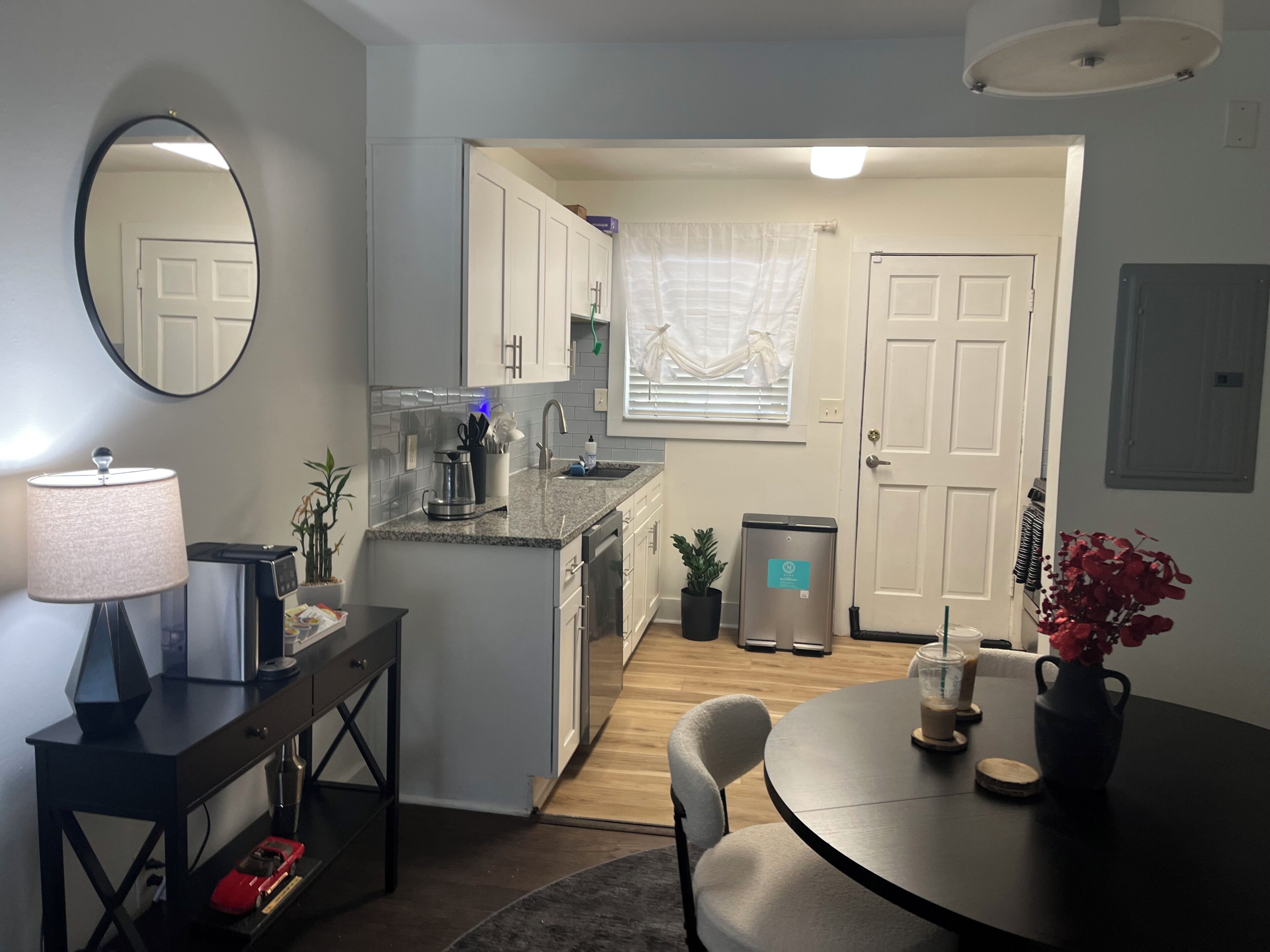 Coffee/tea maker, fridge, microwave, oven