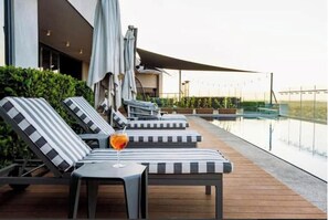 Pool - Modern 1-Bed Apartment in Menlyn Maine, Pretoria (Pretoria)