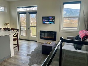 Living area - House of the Rising Sun (Vernon)