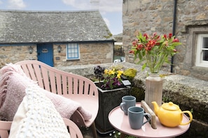 Terrace/patio - Berakah - Close to harbour, Dog-friendly, Sea View (Mousehole)